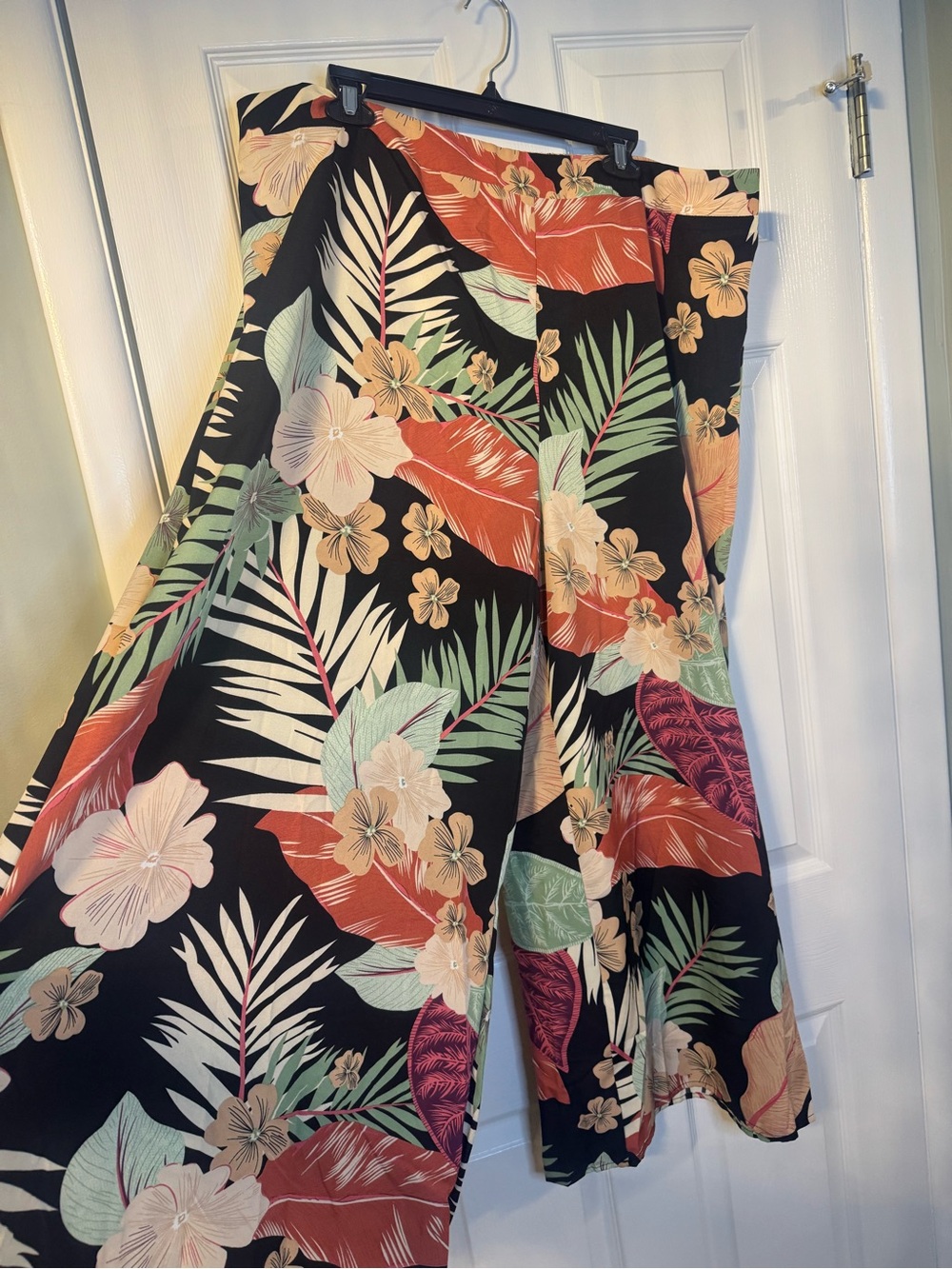 Women’s Tropical Print Wide-Leg Pants - Black Floral